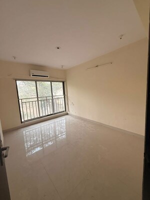 Room in 3 BHK Apartment at Laxmi Raajvilas, Goregaon West – for Sale