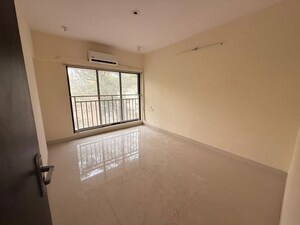 Room in 3 BHK Apartment at Laxmi Raajvilas, Goregaon West – for Sale