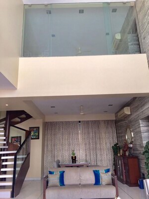Living Room in 5 BHK Apartment at DSK Durgamata Towers, Cuffe Parade – for Rent