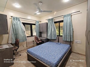 Bedroom in 2 BHK Apartment at Juhu – for Rent