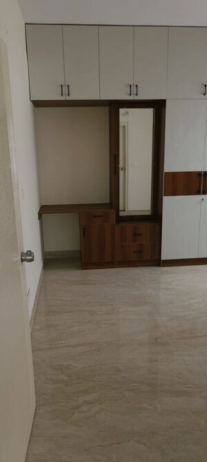 Room in 3 BHK Apartment at Suvrith Shelter, Electronic City Phase ii – for Rent