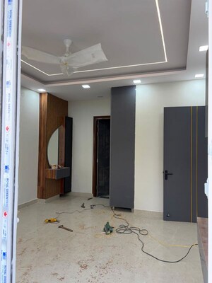 Room in 3 BHK Builder Floor at Palam Vihar – for Sale