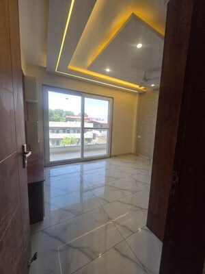 Room in 6 BHK Villa at Shahastradhara Road – for Sale