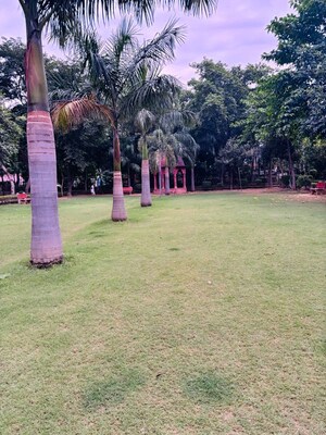 1 RK Builder Floor – Garden View at Sector 52 - for Rent