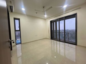 Room in 4 BHK Apartment at Lodha NCP Commercial Tower Supremus, Wadala – for Rent