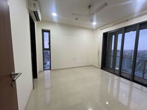 Room in 4 BHK Apartment at Lodha NCP Commercial Tower Supremus, Wadala – for Rent