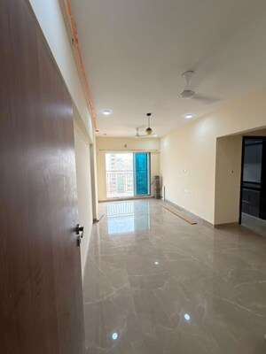 Room in 2 BHK Apartment at Kukreja Residency, Chembur – for Rent