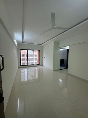 Room in 2 BHK Apartment at Siddha Sky, Sion – for Rent