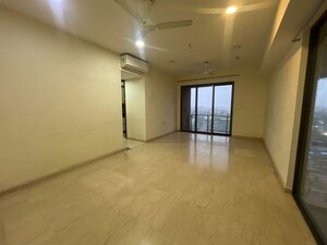 Room in 4 BHK Apartment at Lodha NCP Commercial Tower Supremus, Wadala – for Rent
