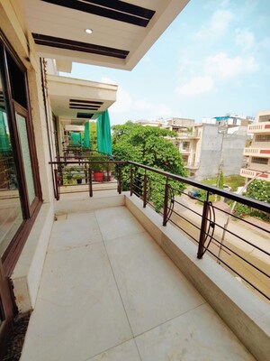 Balcony in 2 BHK Builder Floor at Sector 52 – for Rent