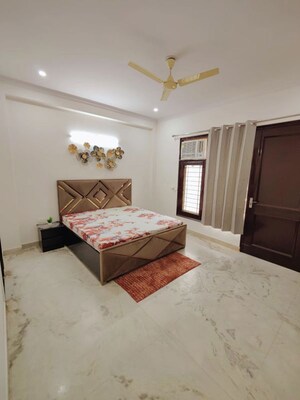 Bedroom in 2 BHK Builder Floor at Sector 52 – for Rent
