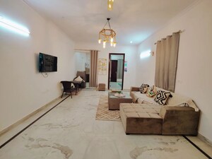 Living Room in 2 BHK Builder Floor at Sector 52 – for Rent