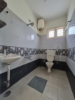 Team Area in 1 BHK Builder Floor at Panduranga Nagar – for Rent