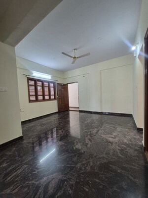 Furnished Amenities in 1 BHK Builder Floor at Panduranga Nagar – for Rent