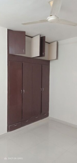 Room in 2 BHK Apartment at Vasant Kunj – for Rent