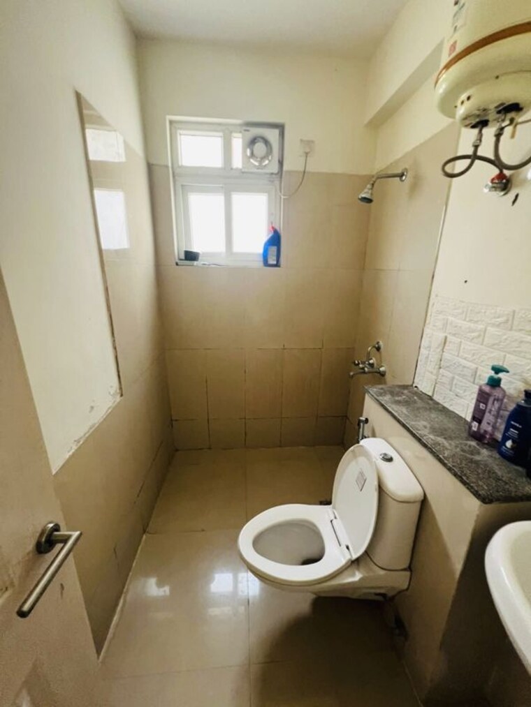 Bathroom, emaar-emerald-hills-phase-2 3 Bedroom 1750 Sq.Ft. Apartment In Sector 65 Gurgaon 10793703