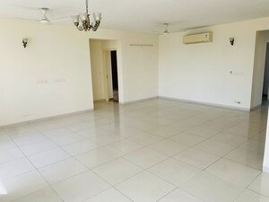 Room in 4 BHK Apartment at BPTP Mansions, Sector 66 – for Rent