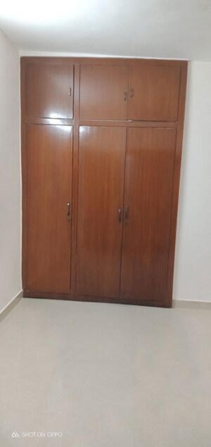 Room in 3 BHK Apartment at Vasant Kunj – for Rent