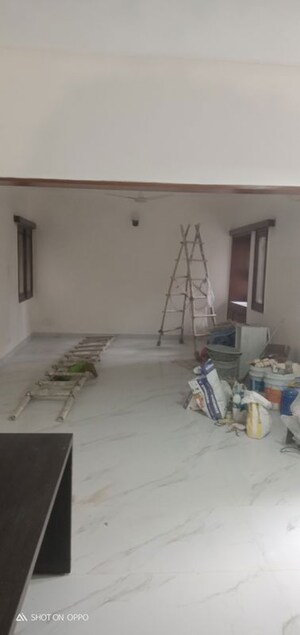 Parking in 3 BHK Apartment at Vasant Kunj – for Rent