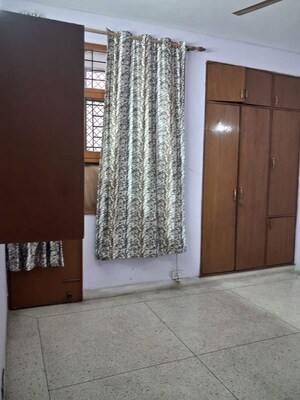 Building Lobby in 3 BHK Builder Floor at SS Mayfield Gardens, Sector 51 – for Rent