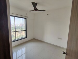 Room in 2 BHK Apartment at Shapoorji Pallonji Joyville Hadapsar Annexe, Hadapsar – for Rent