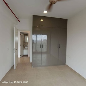 Room in 3 BHK Apartment at Lodha Elisium, Wadala – for Rent