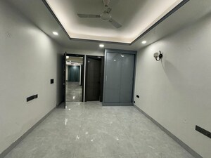 Room in 3 BHK Builder Floor at Ansal API Esencia, Sector 67 – for Rent