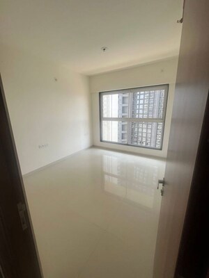 Room in 2.5 BHK Apartment at New Cuffe Parade, Wadala – for Rent