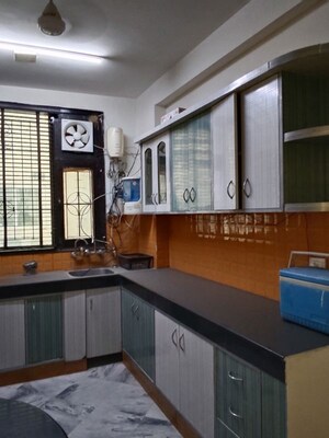 Kitchen in 3 BHK Builder Floor at SS Mayfield Gardens, Sector 51 – for Rent