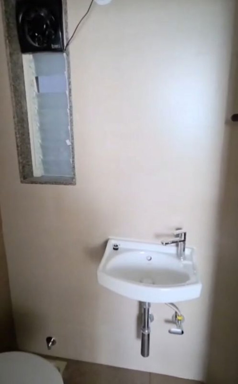 Bathroom, group-satellite-aarambh 1 Bedroom 250 Sq.Ft. Apartment In Malad East Mumbai 10793838