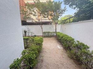 5 BHK Villa – Exterior View View at Eros Rosewood City, Sector 49 - for Rent