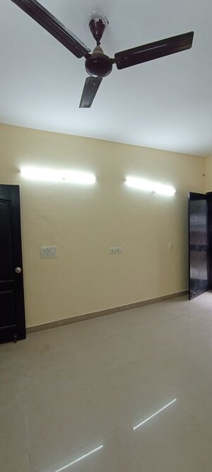 Building Lobby in 3.5 BHK Apartment at RPS Savana, Sector 88 – for Rent