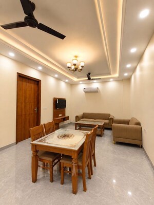2 BHK Builder Floor For Rent in Sector 52