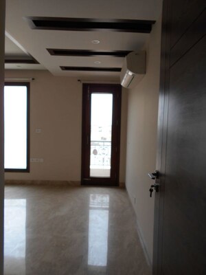 Room in 4 BHK Builder Floor at Greater Kailash ii – for Rent