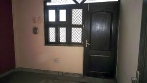 Room in  Independent House at Shakur Basti – for Sale