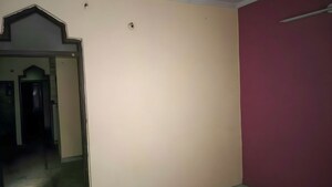 Room in  Independent House at Shakur Basti – for Sale