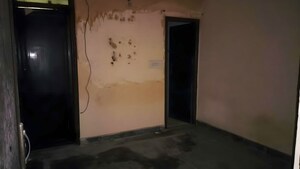 Room in  Independent House at Shakur Basti – for Sale
