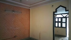 Room in  Independent House at Shakur Basti – for Sale