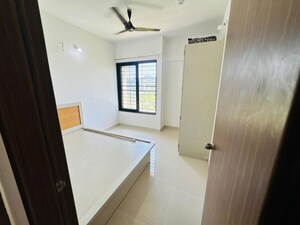 Room in 2 BHK Apartment at Kohinoor Sportsville, Hinjewadi – for Rent