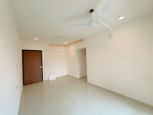 Room in 1.5 BHK Apartment at Runwal Forests, Kanjurmarg West – for Rent