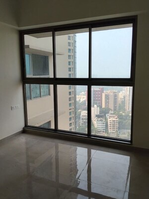 Room in 2 BHK Apartment at Sheth Auris Bliss, Malad West – for Rent
