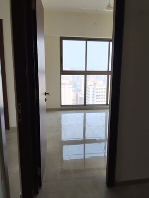 Room in 2 BHK Apartment at Sheth Auris Bliss, Malad West – for Rent