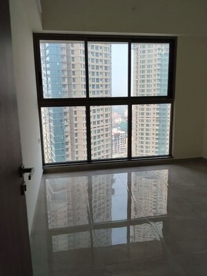 Room in 2 BHK Apartment at Sheth Auris Bliss, Malad West – for Rent