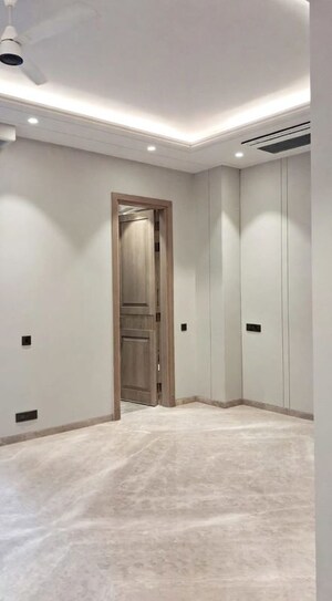 Building Lobby in 4 BHK Apartment at Jor Bagh – for Rent