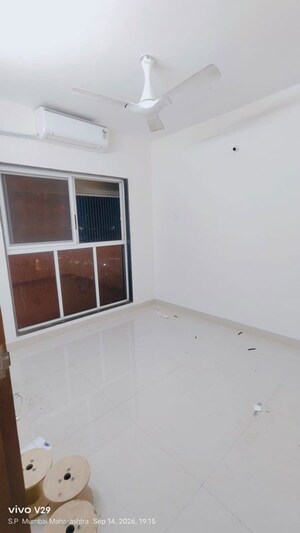 Room in 2 BHK Apartment at Worli – for Rent