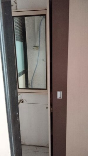 Cupboard in 1 BHK Apartment at Bhavya Supreme Annexe, Parel – for Rent