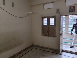 Room in 1 BHK Builder Floor at Moti Nagar – for Rent