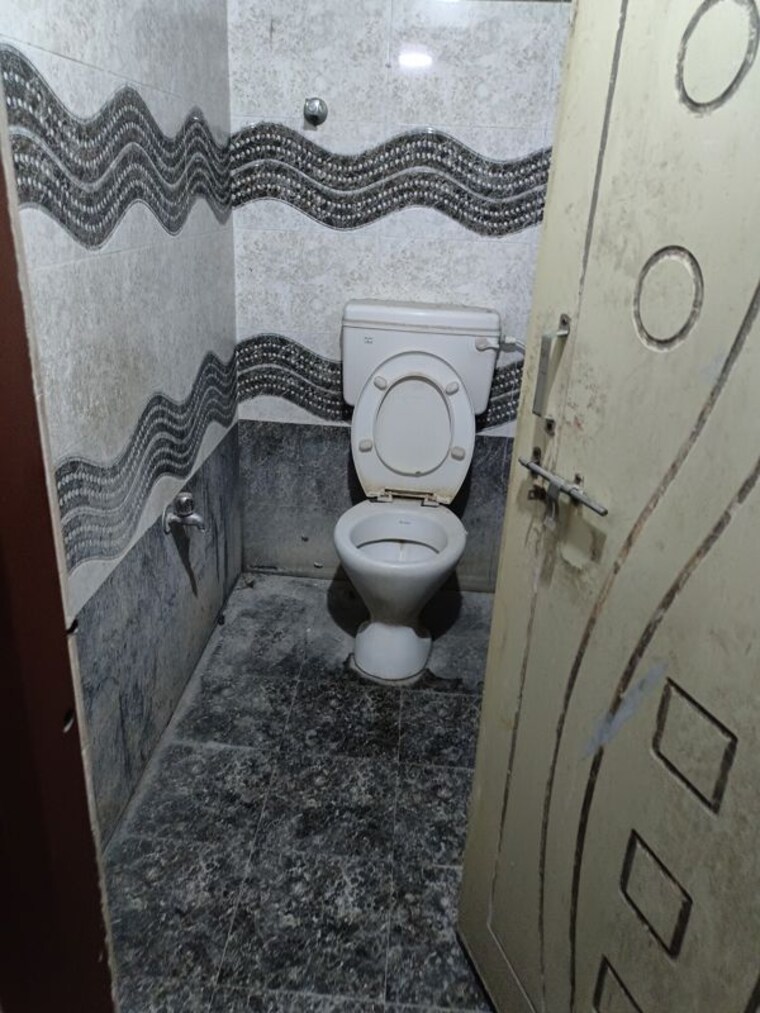Bathroom, manasa-mansion-moti-nagar 2 Bedroom 1000 Sq.Ft. Apartment In Moti Nagar Hyderabad 10794348