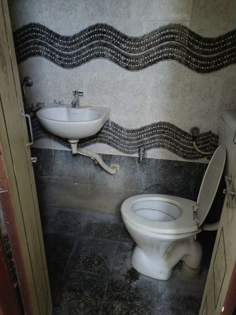 Bathroom, manasa-mansion-moti-nagar 2 Bedroom 1000 Sq.Ft. Apartment In Moti Nagar Hyderabad 10794348