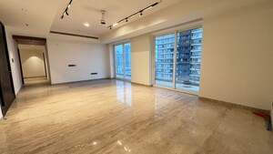 Room in 3.5 BHK Apartment at Mahindra Luminare, Sector 59 – for Rent
